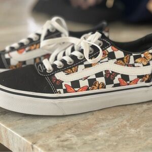 Vans Black and White checkered Butterfly Size 8